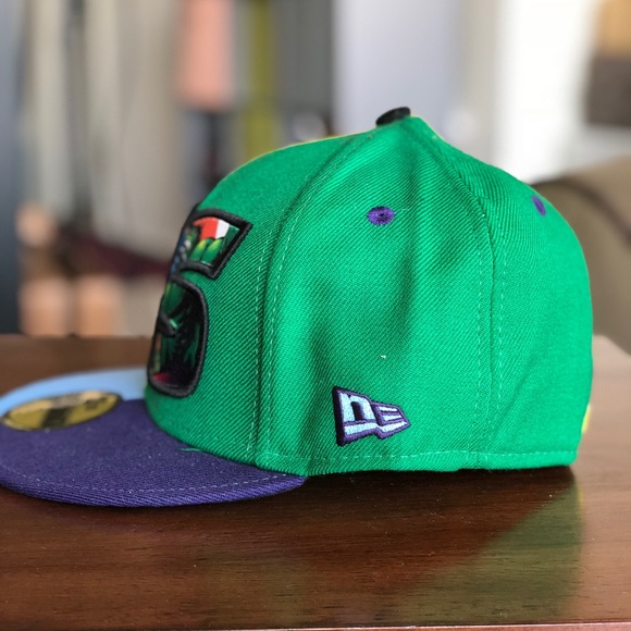 Limited Edition Marvel New Era hat - Picture 2 of 3